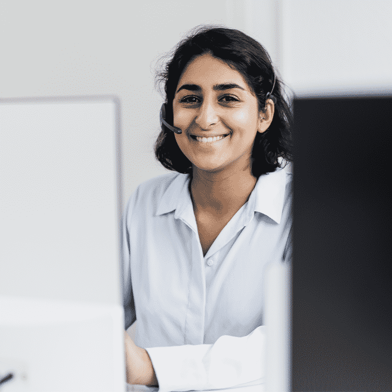 Eine Mitarbeiterin aus dem Kundenservice