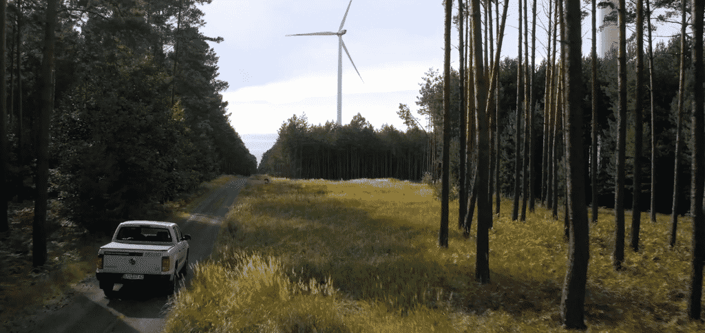 Windräder von STEAG in einem Waldstück