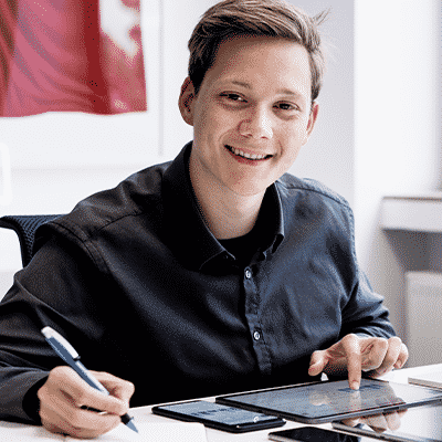 Ein Junger Mitarbeiter von SalesViewer®