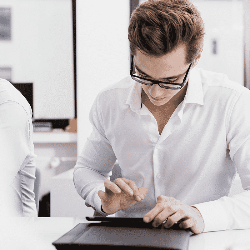 Ein SalesViewer® Mitarbeiter aus dem Datenschutz